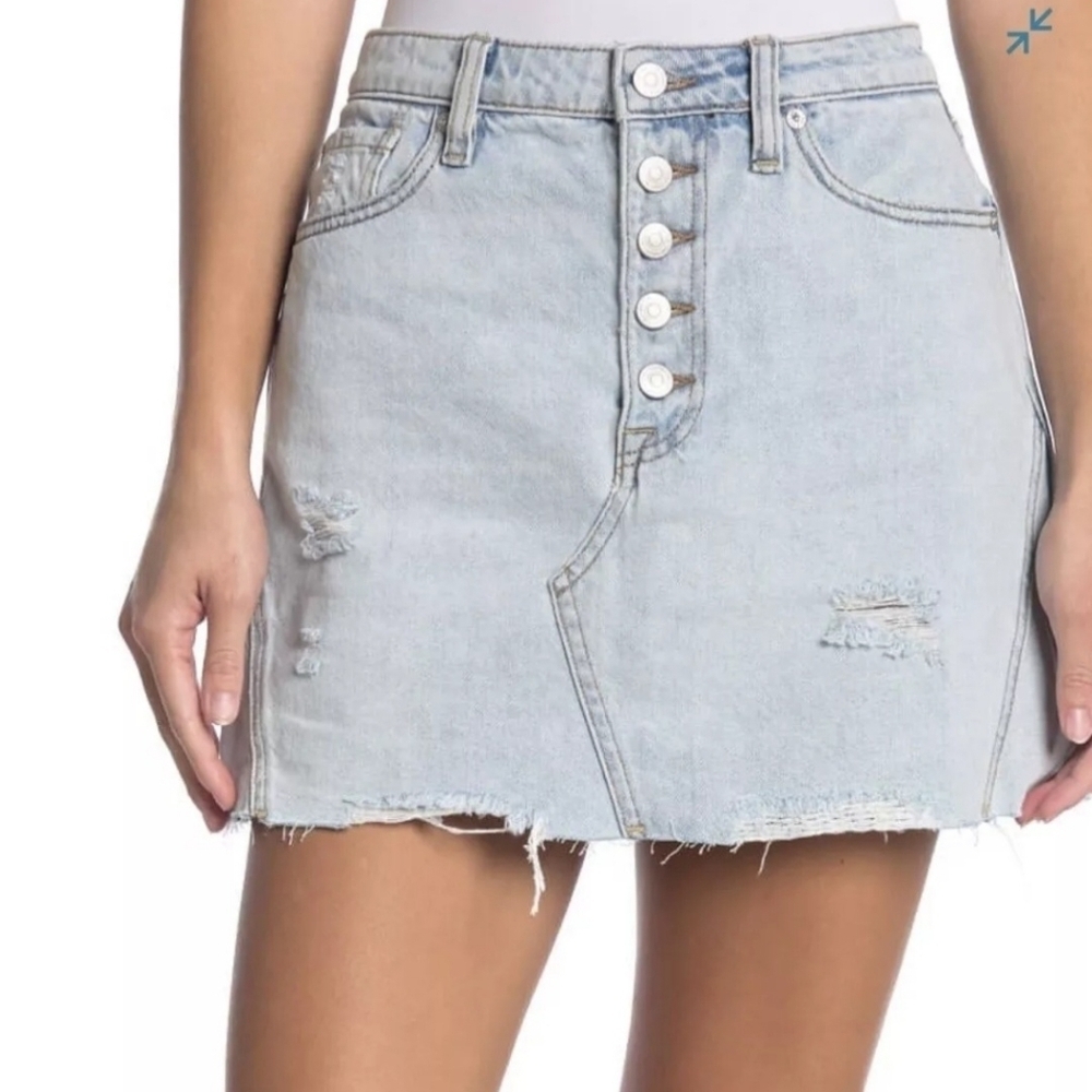 We The Free People‎ Light Wash Distressed Denim Mini Skirt Button Fly Size 30